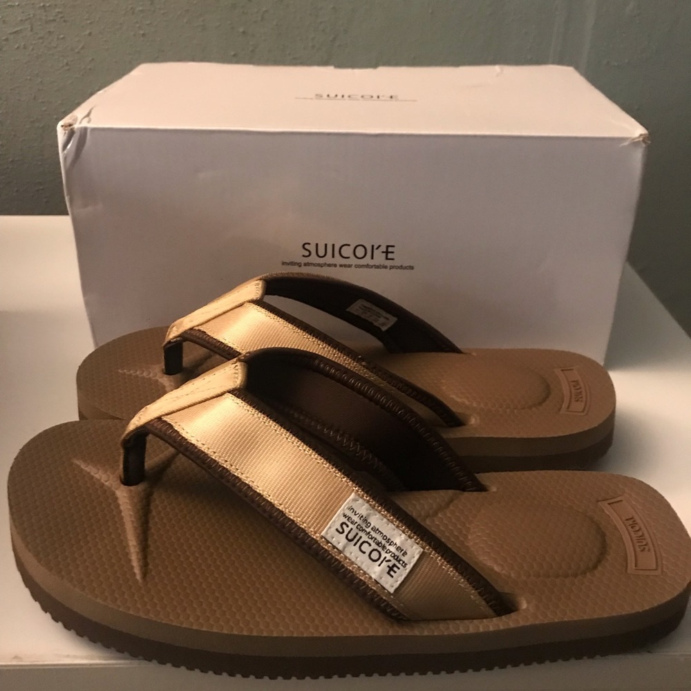 SUICOKE 
Tono neoprene thong sandals